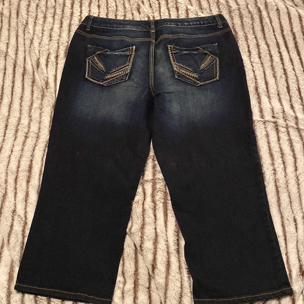 Women’s 15/16 Capris.